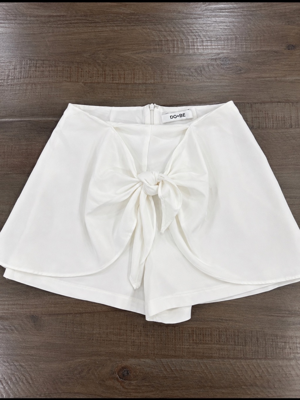 DO+BE White Tie-Front Bow Shorts Size S